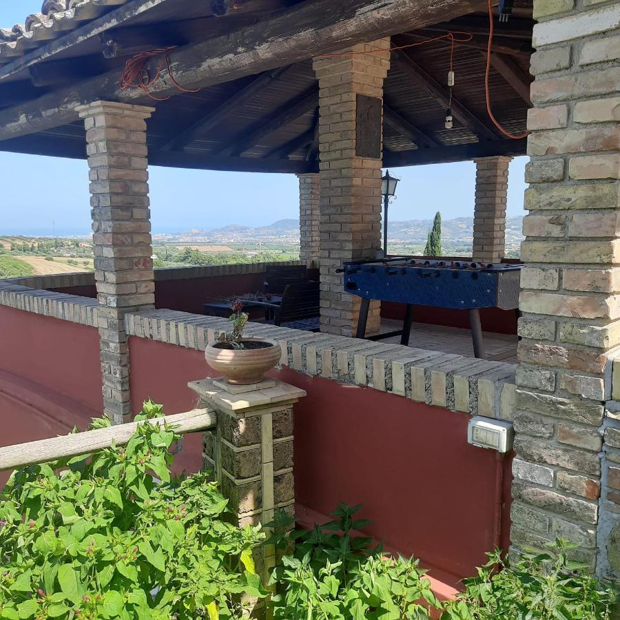 Casalustro Villa Citta Sant'Angelo Exterior foto