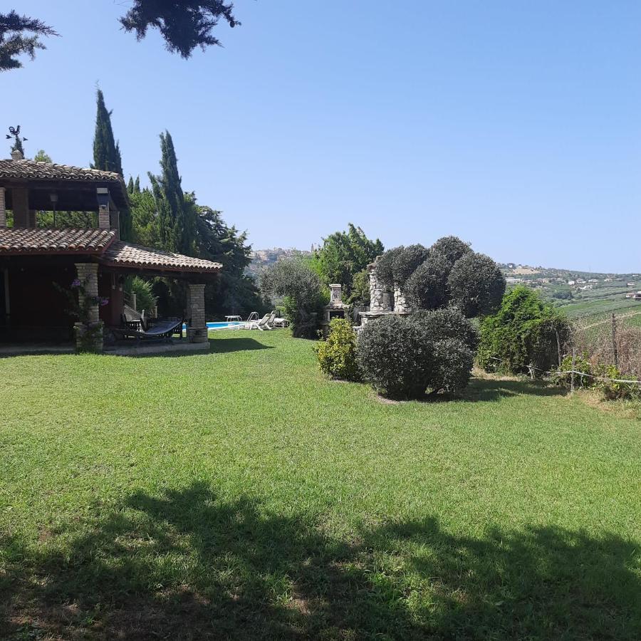 Casalustro Villa Citta Sant'Angelo Exterior foto