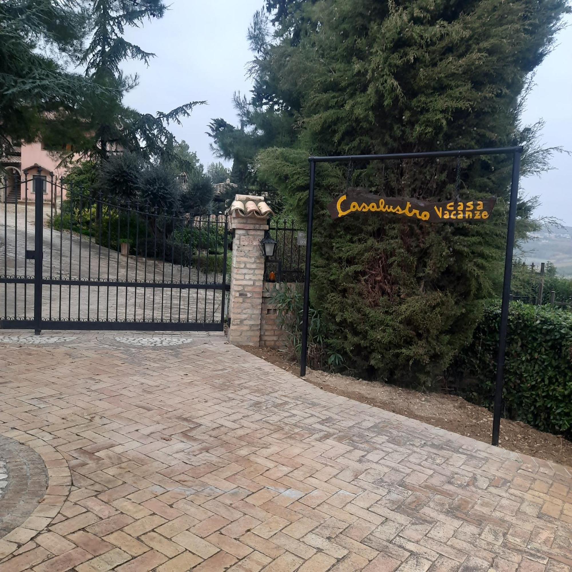 Casalustro Villa Citta Sant'Angelo Exterior foto